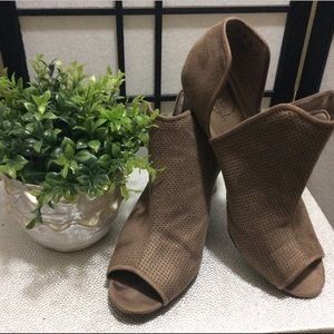 Women’s Size 9M Open-Toe Ankle Boots Suede